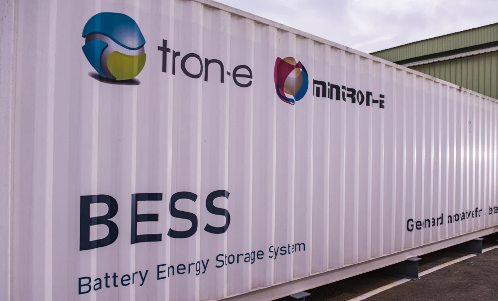 Now with excellent battery technology, we are committed to developing self-owned lithium battery energy storage system to offer clients solutions to various kinds of energy storage, regulation service and UPS system optimization.